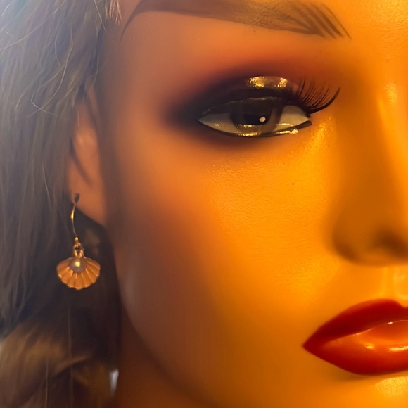 Seashell Earrings - Picture 3 of 3